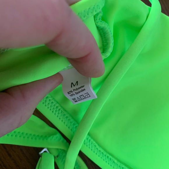 Lime green NWT bikini top size M - Picture 5 of 6